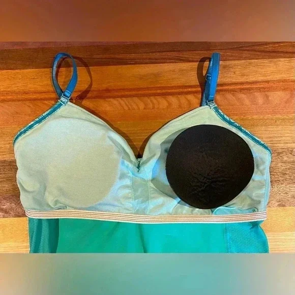 Lululemon Caribe Conditioning Gulf Undulation Tank, size 12 - Picture 12 of 12